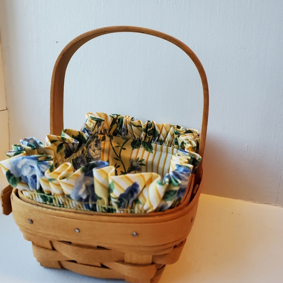 Longaberger Small Handle Basket with yellow and blue floral liner 1996 - Picture 4 of 12